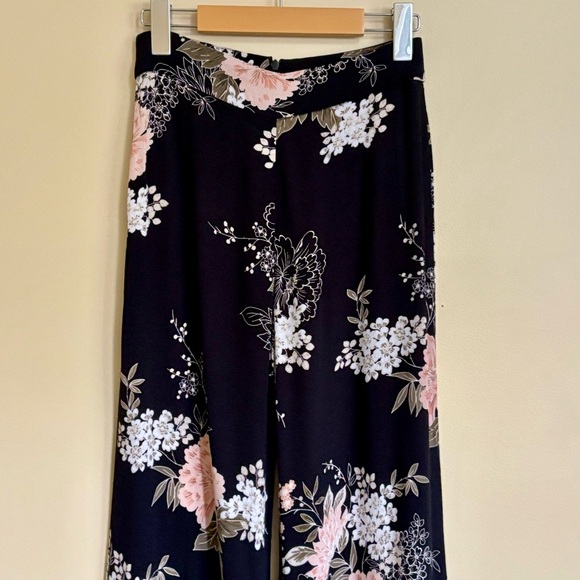 Dynamite| Gorgeous Black Pink White Floral Wide Leg Trouser Pants Sz XS - Picture 3 of 6